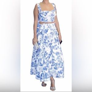 DRA Los Angeles Set Top Sleeve Less- Ruffled Skirt  Floral  Size M- F